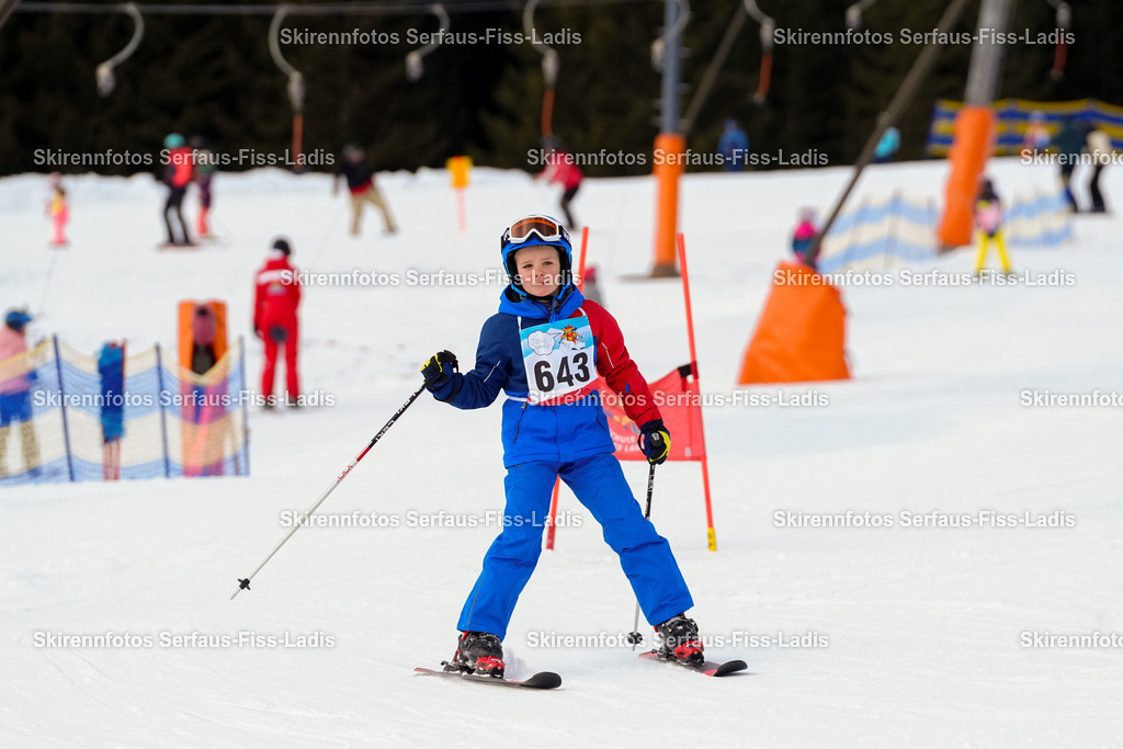 SRF_02.01.2026_1131 | Skirennfotos,Serfaus,Fiss,Ladis,Kinderskirennen,Winter,Tirol,Oberland,skirace,SFL,feelfree,weil wir's genießen,ski,Ski,skifahren,Sonnenplateau, - Realisiert mit Pictrs.com