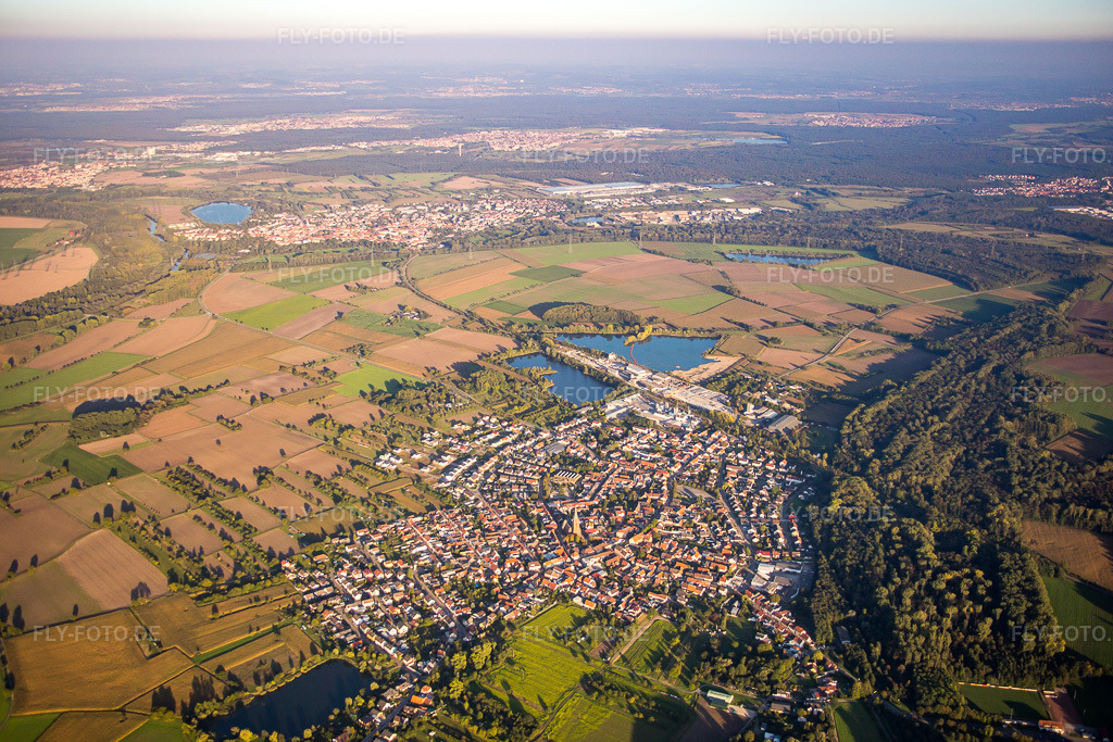 Luftbild: Ortsansicht von Nordwesten im Ortsteil Rheinsheim in Philippsburg im Bundesland Baden-Württemberg in Deutschland. Foto: IMG_073098.jpg vom 23.09.2014 durch Werner Riehm/FLY-FOTO.de