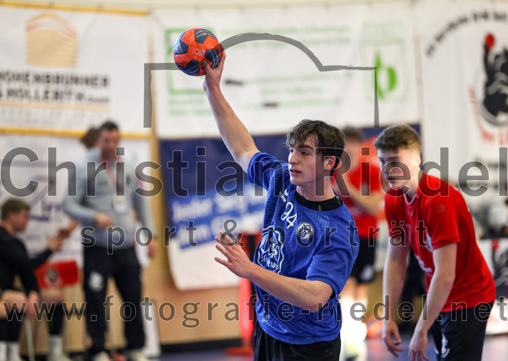 2022-12-17_060_SV_Anzing_gegen_TSV_Simbach | Anzing, Deutschland, 17.12.2022:
Handball, Bayernliga männliche A-Jugend 2022 / 2023, 9. Spieltag, SV Anzing gegen TSV Simbach, Endergebnis: 39:30

Tobias Plaza (TSV Simbach, #94)

Foto: Christian Riedel / fotografie-riedel.net