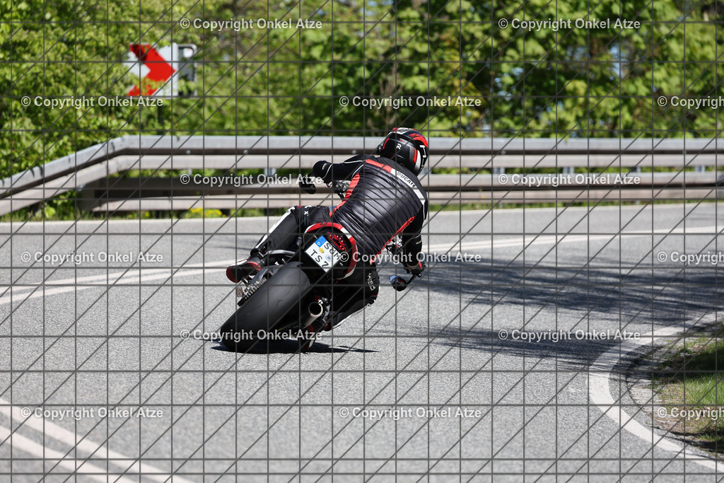 IMG_0078 | Fotograf am Kyffhäuser. Onkel Atze. Kyffhäuser Rennstrecke. Café36. Motorsportfotografie. - Realisiert mit Pictrs.com