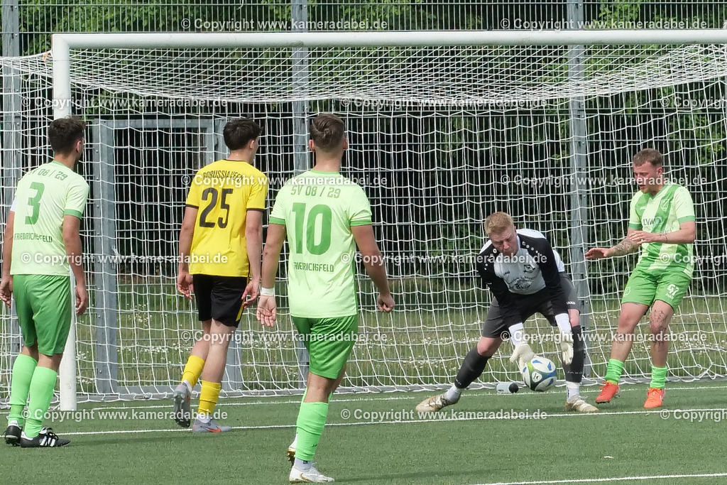 Fußball : Bezirksliga : SV 08/29 Friedrichsfeld - Borusia Veen am 10.05.2026 in Voerde Friedrichsfeld | Fußball : Bezirksliga : SV 08/29 Friedrichsfeld - Borusia Veen am 10.05.2026 in Voerde Friedrichsfeld - Realisiert mit Pictrs.com