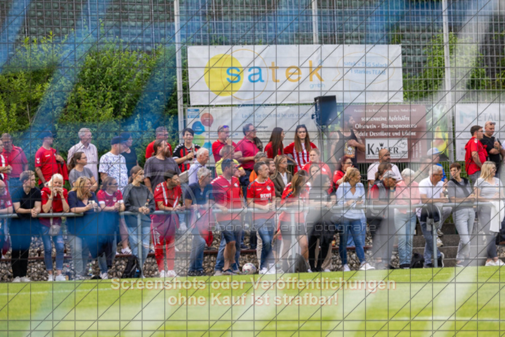 20250616_185019_0299 | #,  TV Eybach (weiß) vs. 1.FC Donzdorf II (rot), Fussball, Entscheidungsspiel 3 in Kreisliga A3 - Bezirk Neckar/Fils, Saison 2024/2025, Rasensportplatz, Staufenecker Str. 41, 73084 Salach, 16.06.2025 - 18:30 Uhr,Foto: PhotoPeet-Sportfotografie/Peter Harich