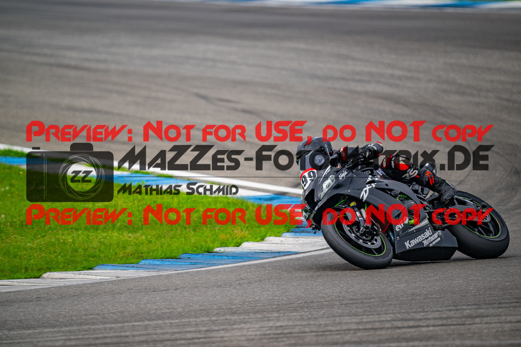 MaZZes_FotoMatrix_240701_6007705_3904 | WEISS