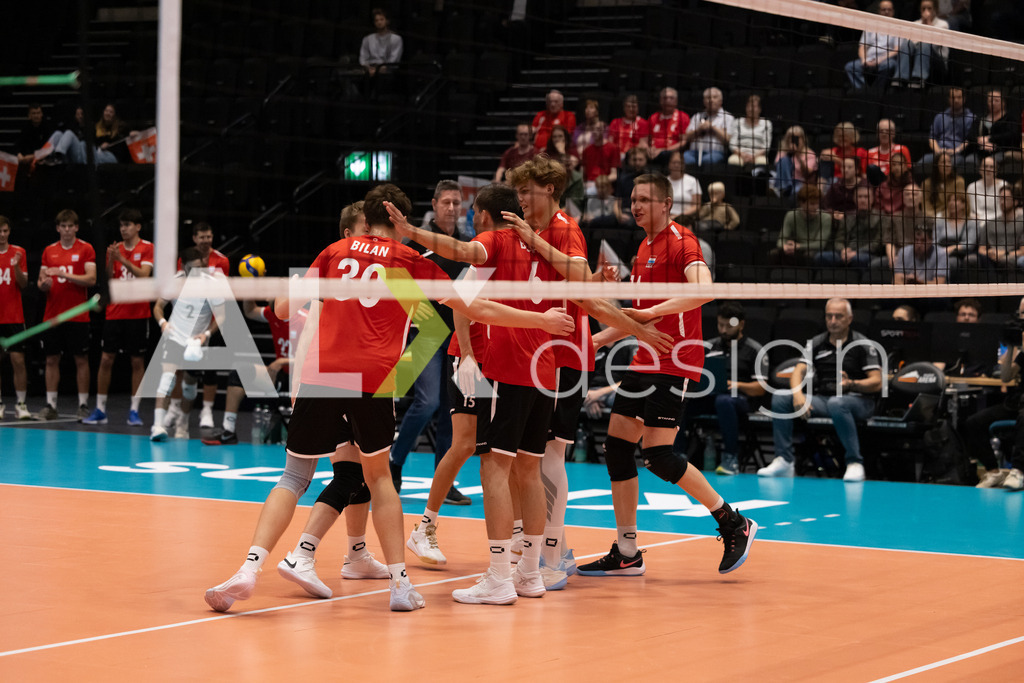 Luxembourg v Switzerland - CEV European League Men | KRIENS, SWITZERLAND - JUNE 12: Team of Luxembourg during the CEV European League match between Luxembourg and Switzerland at Pilatus Arena on June 12, 2026 in Kriens, Switzerland. - Realisiert mit Pictrs.com