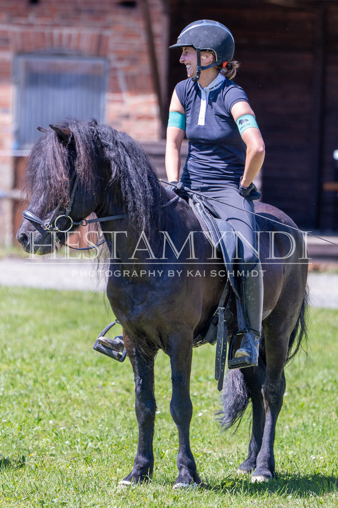 KAI09489 | Ihr sucht einen Fotografen für eure nächste OSI? Ich begleite auch euer Turnier für Islandpferde fotografisch.  - Realisiert mit Pictrs.com