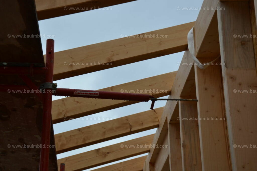 bib-lg09-holzbau-0157 | Nach LV-Leistungsgruppen sortierte Detailfotos über den Bau eines Hauses. Alle Hausbau-Bilder direkt vom Urheber und Autor der Website Haus-Selber-Bauen.com