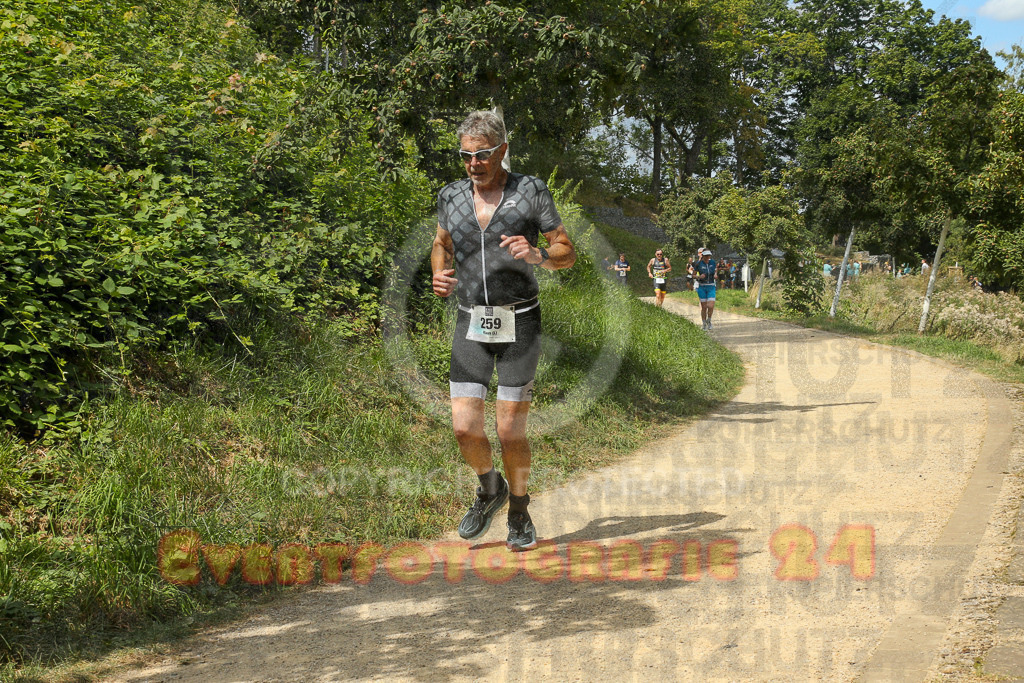 250824_1322_EX1_2176 | Sportfotografie im Rhein-Sieg Kreis, Köln, Bonn, NRW, Rheinland Pfalz, Hessen, etc. Unser Tätigkeitsfeld umfasst den Laufsport vom Volkslauf über den Marathon, Duathlon, Triathon bis zum Ultralauf wie Kölnpfad Ultra oder Schindertrail.