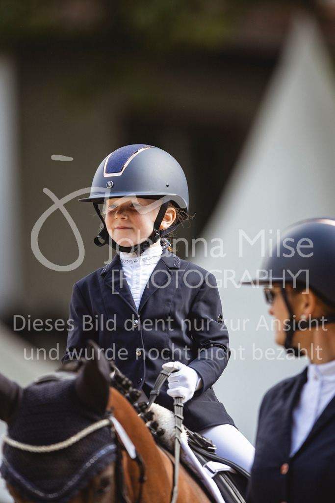 240915_OWLCh_FuehrzuegelWB-671 | Deine schönsten Turniermomente als professionelle Fotos! Entdecke hochwertige Pferdesport-Fotografie im Online-Shop. Jetzt Fotos finden & bestellen!