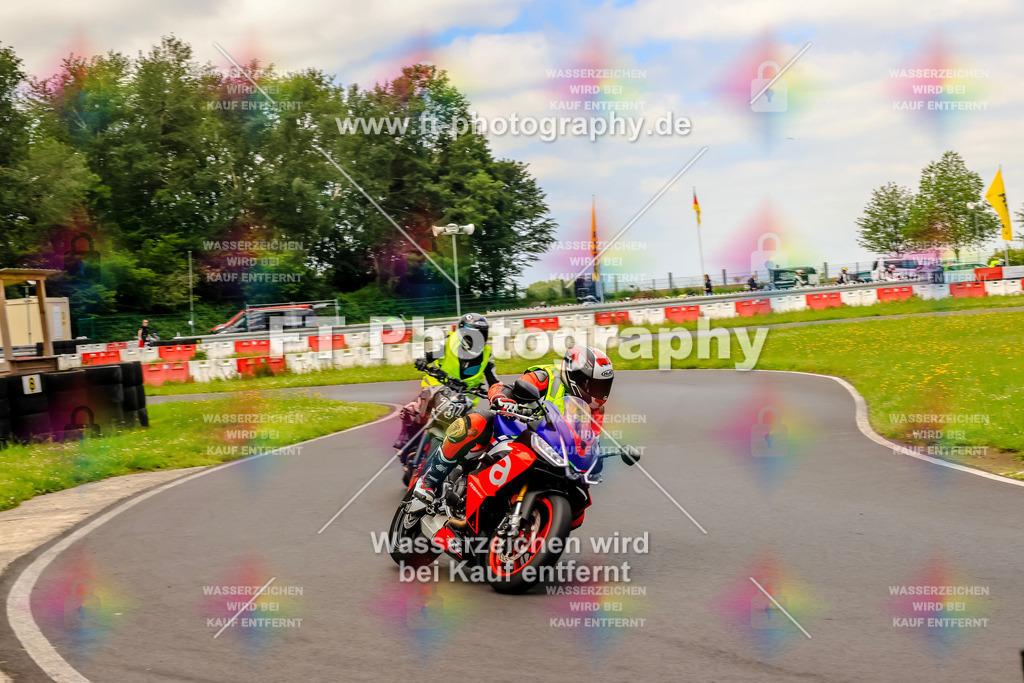 VBK-8227 | Hier findet Ihr Bilder von Touristenfahrten auf der Nürburgring Nordschleife oder von anderen Veranstaltungen die ich besucht habe. Viel Spass beim Durch Schauen 