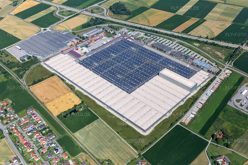 Luftbild: BMW Werk 2.70 Dynamikzentrum im Ortsteil Höfen in Dingolfing im Bundesland Bayern in Deutschland. – Foto: IMG_132779.jpg vom 02.07.2022 durch Werner Riehm/FLY-FOTO.de – Auflösung des Originals: 5472 x 3648 px – BMW Group Plants