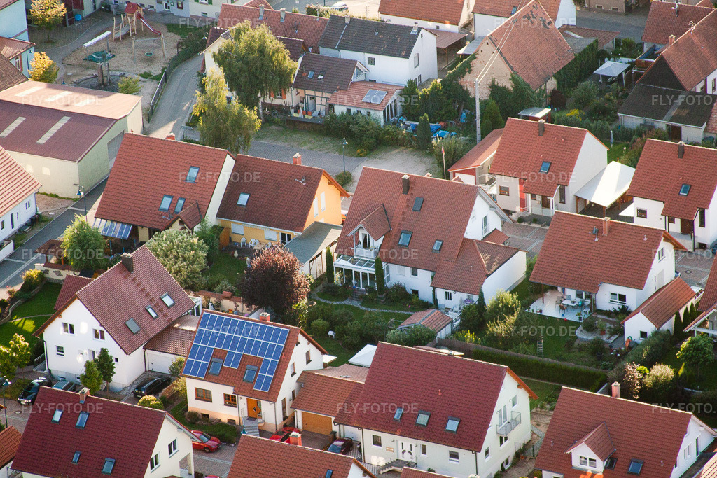 Luftbild: Gartenweg in Erlenbach bei Kandel im Bundesland Rheinland-Pfalz in Deutschland. Foto: IMG_32680.jpg vom 01.09.2010 durch Werner Riehm/FLY-FOTO.de