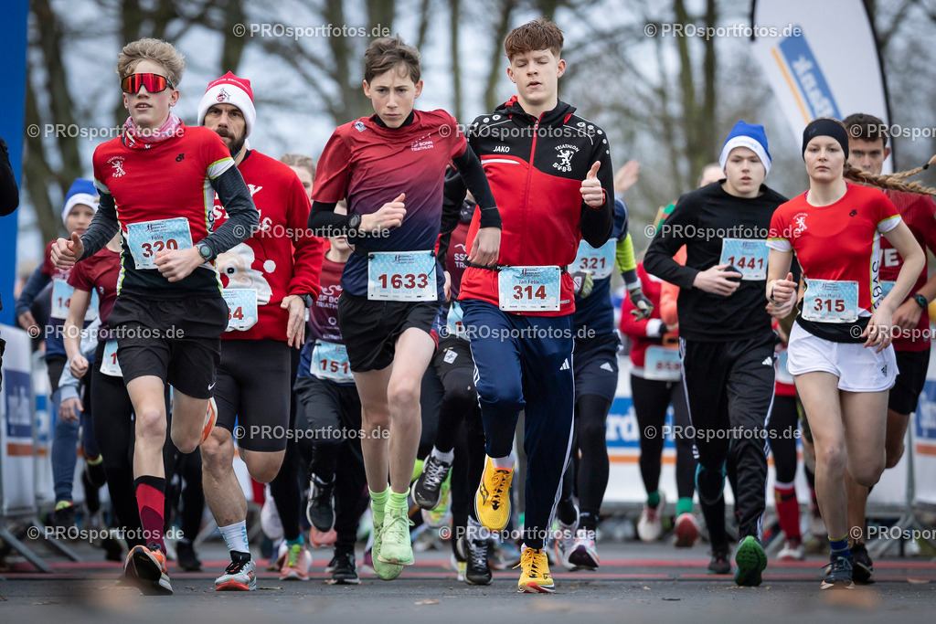 Bonner Nikolauslauf in Bonn, 08.12.2024 | Impressionen vom Bonner Nikolauslauf am 08.12.2024 in Bonn (Freizeitpark Rheinaue). Foto: BEAUTIFUL SPORTS/Axel Kohring