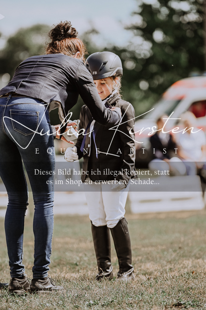 DSC_7848 | Pferde- und Turnierfotografie in Westsachsen. Pferdeportraits, Auftragszeichnungen und intuitive Kunst.