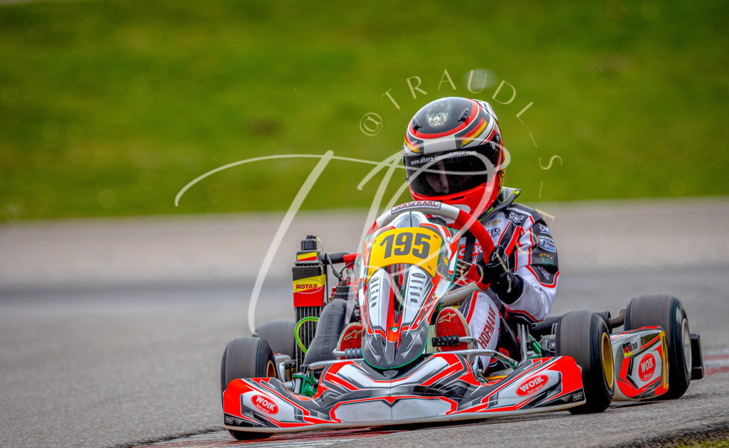 de856a30c5eb48ca8e9b9b33bf443237 | traudl_s_fotos