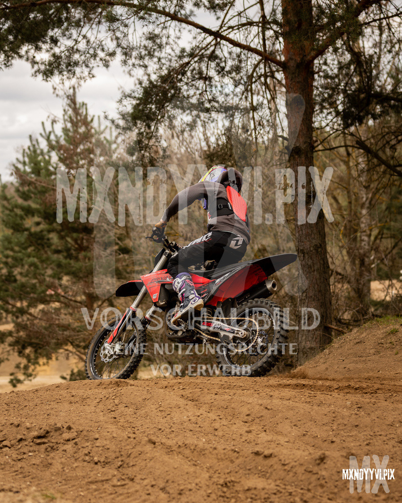 866A1943 | mxndyyvipix