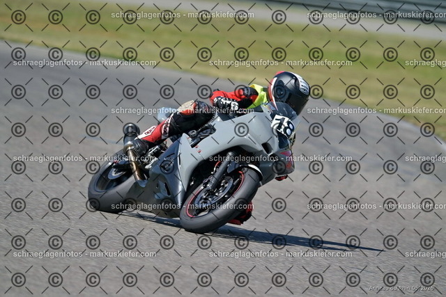 26BT02-0882 | markuskiefer.com - Realisiert mit Pictrs.com