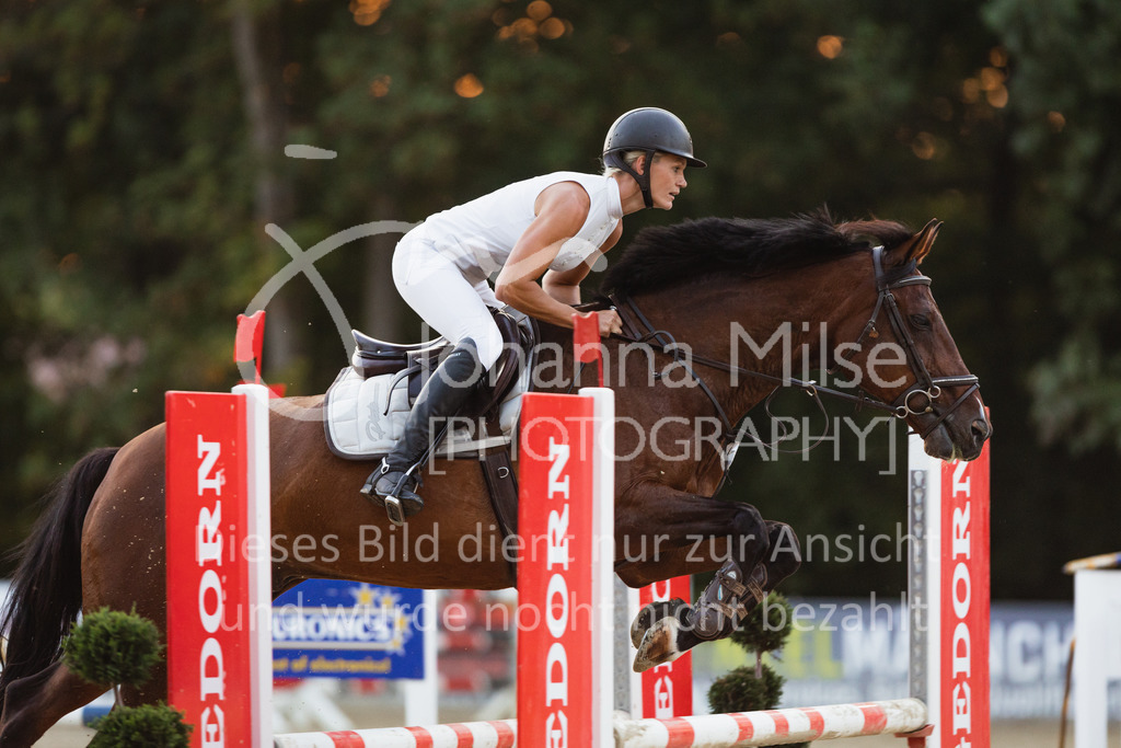 220825_Delbrueck_A1-Mannschaft-337 | Deine schönsten Turniermomente als professionelle Fotos! Entdecke hochwertige Pferdesport-Fotografie im Online-Shop. Jetzt Fotos finden & bestellen!