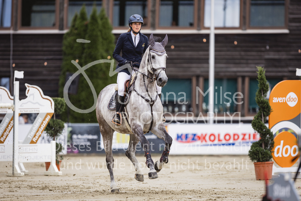 230827_Delbrueck_GrosserPreis-505 | Deine schönsten Turniermomente als professionelle Fotos! Entdecke hochwertige Pferdesport-Fotografie im Online-Shop. Jetzt Fotos finden & bestellen!