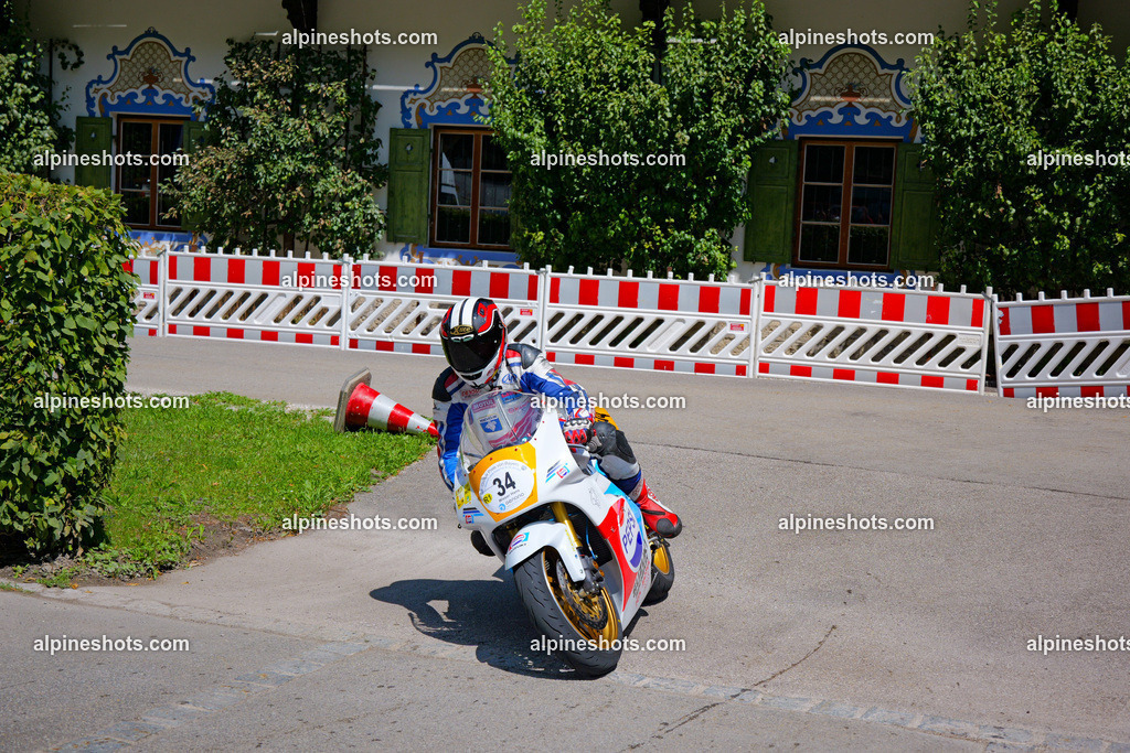 P1036840-2 | Erleben Sie atemberaubende, hochqualitative Fotos Ihrer Fahrt entlang der malerischen Alpenstraßen. Besuchen Sie alpineshots.com, um professionelle Aufnahmen Ihrer unvergesslichen Reise zu finden und zu kaufen - Realisiert mit Pictrs.com