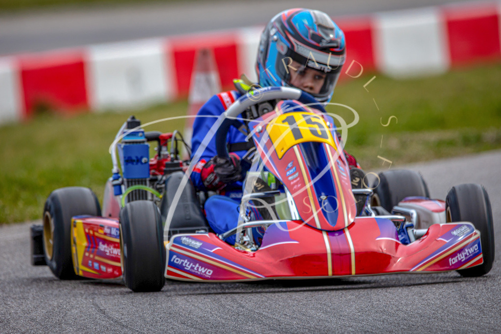 19f5be2dde924490aec4c9af68af5778 | traudl_s_fotos