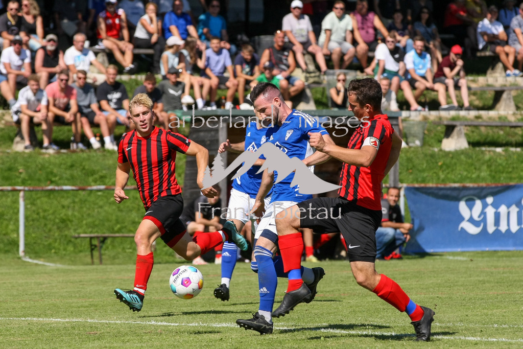 993T7517 | mitte, Sebastian Marchl, re. Martin Schmid