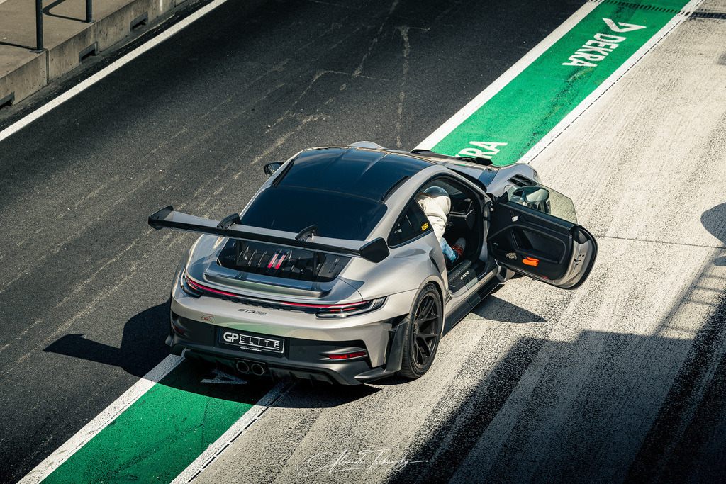 R6AT2902 _Alexander Tschuncky | Entdecken Sie die faszinierende Welt von Alexander Tschuncky Arts: Kreative Fotografie, atemberaubende Automobilkunst und hochwertiger Bilderdruck. Lassen Sie sich inspirieren! - Realisiert mit Pictrs.com
