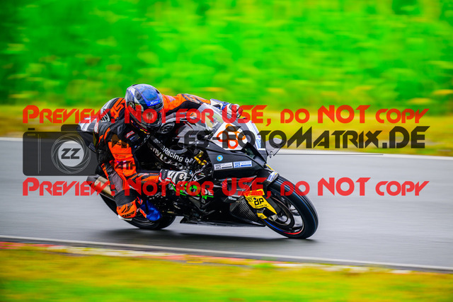 MaZZes_FotoMatrix_240727_6007705_8968 | STK