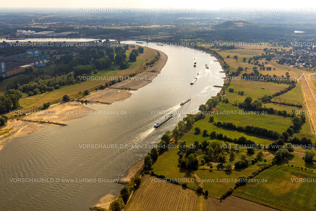 Duisburg220804819Rheinniedrigwasser | Luftbild, Niedrigwasser des Rheins zwischen Baerl und Beeckerwerth bei Thyssen Steel,  Duisburg, Ruhrgebiet, Nordrhein-Westfalen, Deutschland