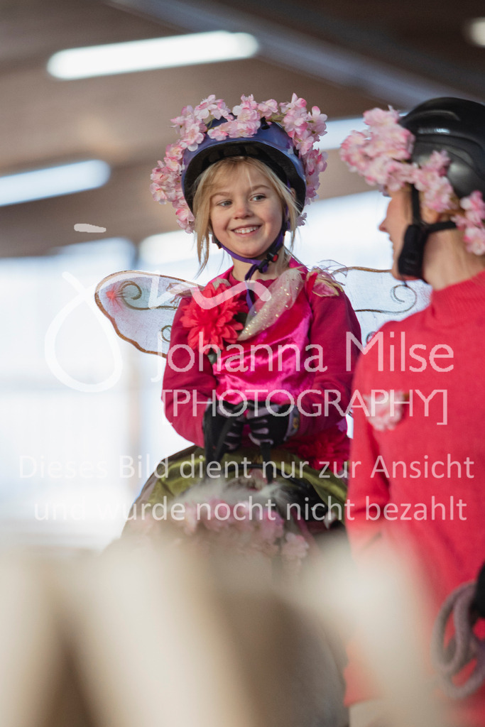 250316_HF-Schwm_Fuehrzuegel-138 | Deine schönsten Turniermomente als professionelle Fotos! Entdecke hochwertige Pferdesport-Fotografie im Online-Shop. Jetzt Fotos finden & bestellen!