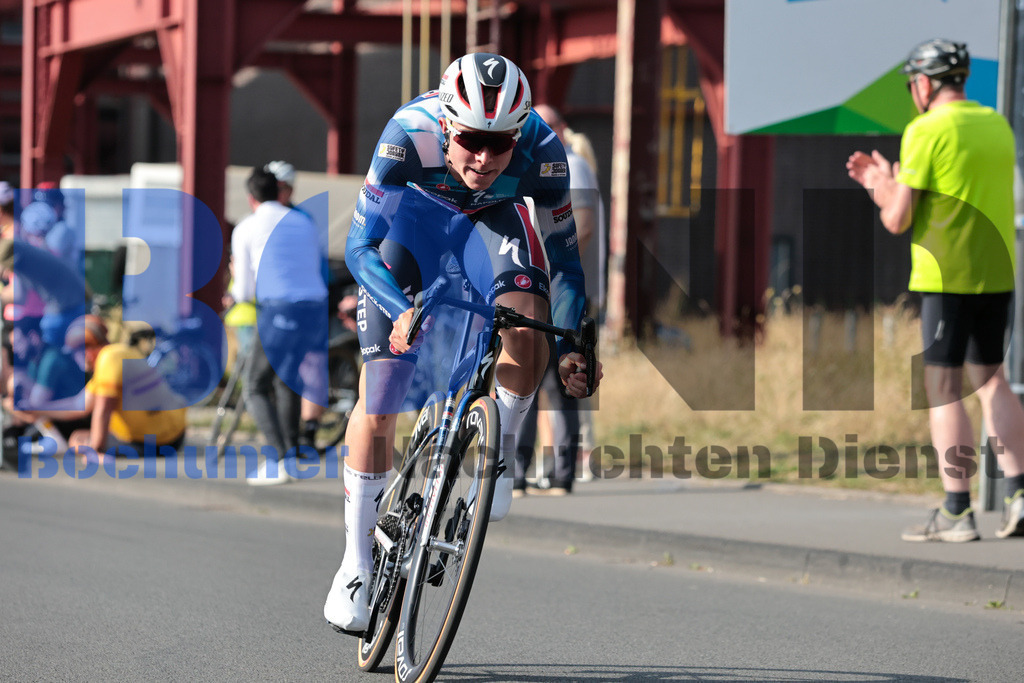 SES_DEUTOU20250820-118 | bond - Realisiert mit Pictrs.com