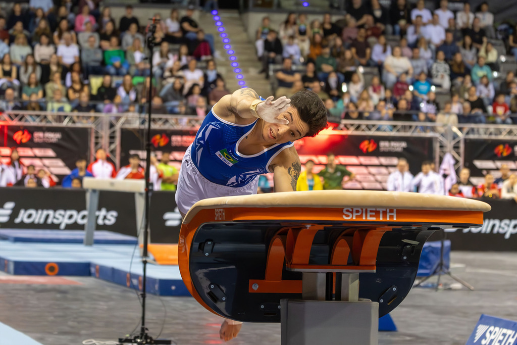 Stuttgart: DTB-Pokal 2026, Gerätfinals | Stuttgart: DTB-Pokal 2026, Gerätfinals***Luis Porto (Brasilien) am Sprung - Realisiert mit Pictrs.com