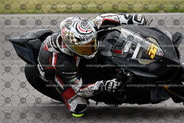 25bt02-0564 | markuskiefer.com - Realisiert mit Pictrs.com