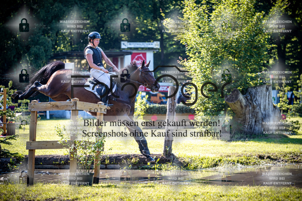 2026-05 - Melle Oldendorf-3-0010 | Entdecke hochwertige Reitturnierfotos von Foto Oger. Professionell, emotional und authentisch – jetzt Lieblingsmomente im Shop bestellen.Deutschlandweite Turnierfotografie. - Realisiert mit Pictrs.com