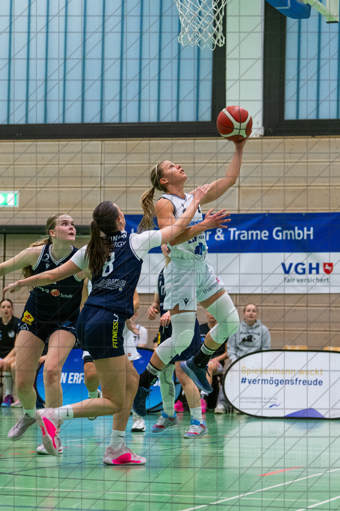 2. DBBL Nord 25/26 | Spieltag 08 | BBC Osnabrück vs. LionPride Braunschweig | 16.11.25: 2. DBBL Nord 25/26 | Spieltag 08 | BBC Osnabrück vs. LionPride Braunschweig / Osnabrück / Deutschland  //   CREDIT:www.bullenfotos.de, Martin König, Hörner Weg 40, D-49078 Osnabrück, +4917663732967 // Nutzung und Weitergabe nur zu den vereinbarten Zwecken. Presseanfragen an Ersteller. Alle Rechte beim Ersteller. Honorierung nach MFM. - Realisiert mit Pictrs.com