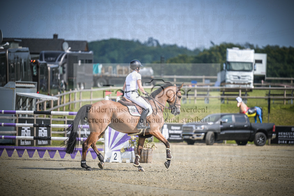 DOS_0008 | Entdecke hochwertige Reitturnierfotos von Foto Oger. Professionell, emotional und authentisch – jetzt Lieblingsmomente im Shop bestellen.Deutschlandweite Turnierfotografie. - Realisiert mit Pictrs.com