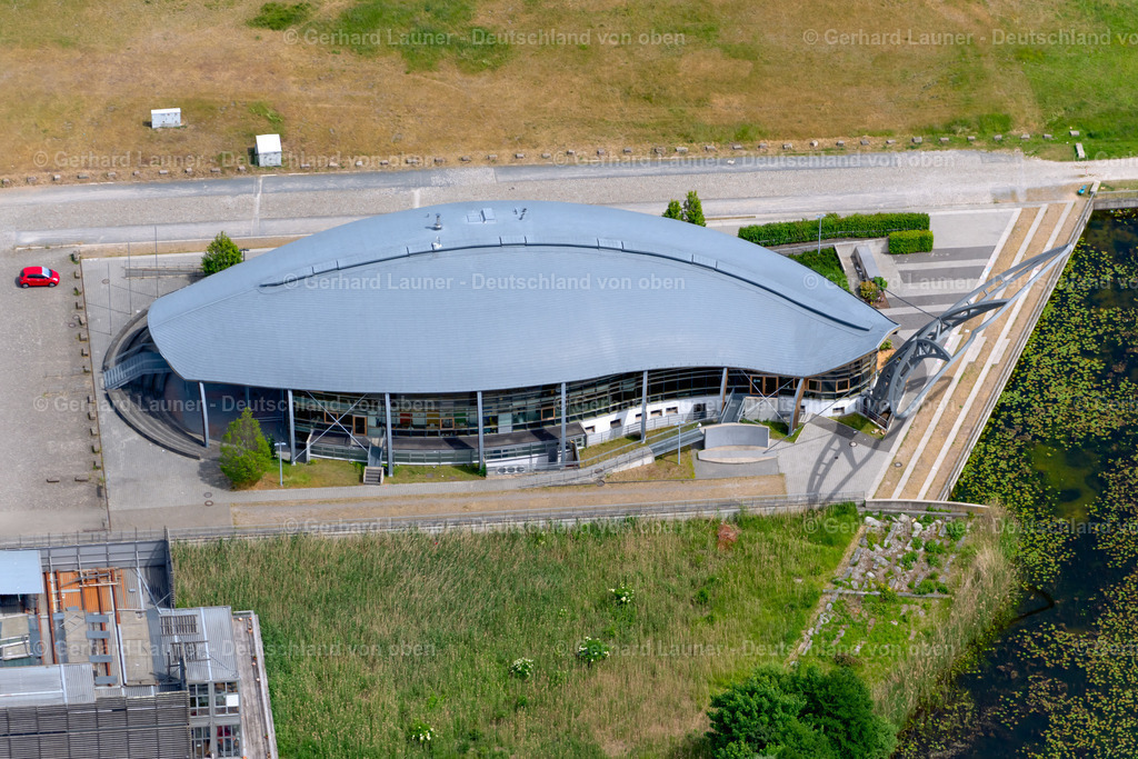 4030757 | HANNOVER 02.06.2020 Gebäude der Veranstaltungshalle Expowal - Eventlocation an der Straße Chicago Lane im Ortsteil Bemerode in Hannover im Bundesland Niedersachsen, Deutschland. Weiterführende Informationen bei: LIM gGmbH,  RTW Architekten GmbH. // Building of the indoor arena Expowal - Eventlocation on street Chicago Lane in the district Bemerode in Hannover in the state Lower Saxony, Germany. Further information at: LIM gGmbH,  RTW Architekten GmbH. Foto: Gerhard Launer