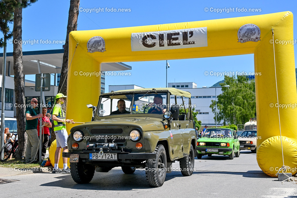 Slowakei_ Povazska Bystrica_ Veteran Tour Manin_ 14.06.2025-226 | 14.06.2025, Slowakei, SVK, Trenciansky kraj, Povazska Bystrica, im Bild Oldtimer Klub, Historische Fahrzeuge, Veteran Tour Manin, Auto, Alt, Besucher, Menschen, Feature, Symbolbild