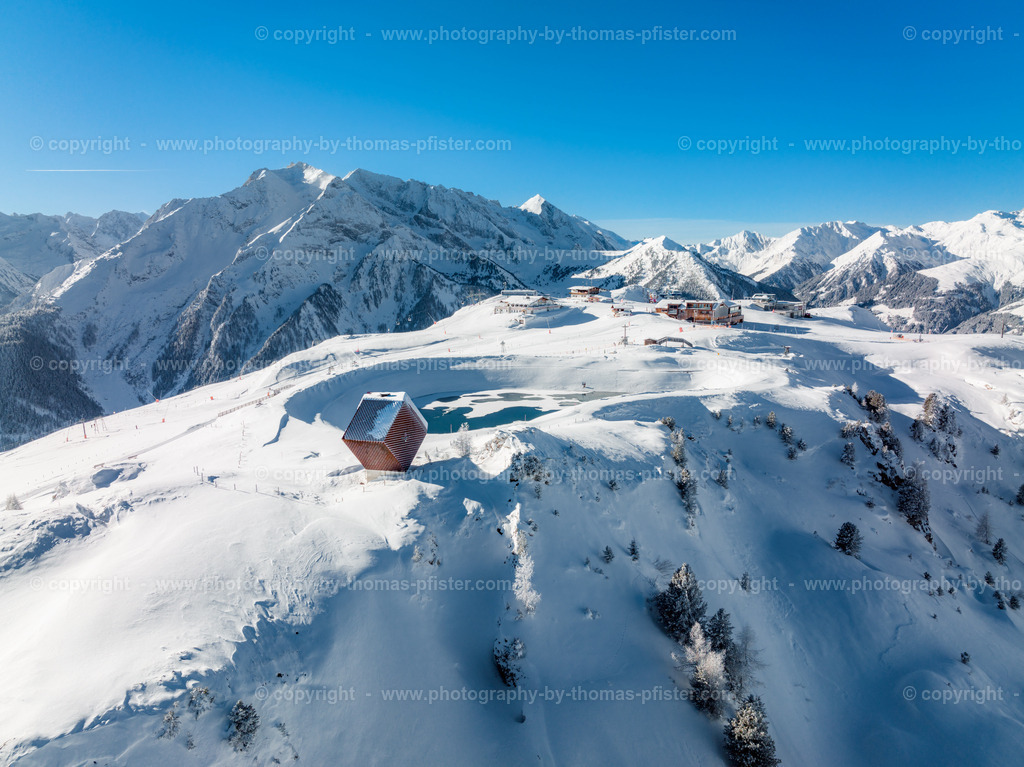Granatkapelle mit Schnee copyright  Thomas Pfister-9 | PHOTOGRAPHY BY THOMAS PFISTER