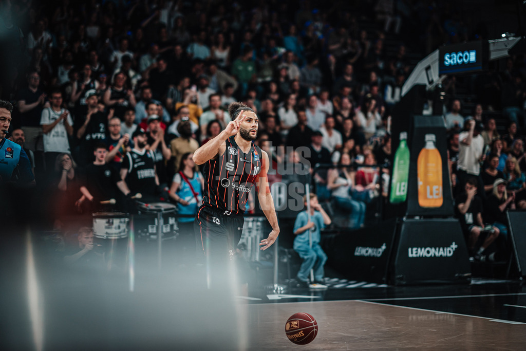 Basketball | Männer | Saison 2023/2024 | easyCredit Basketball Bundesliga | 32. Spieltag | Veolia Towers Hamburg vs. NINERS Chemnitz | 04.05.2024 | Kaza Kajami-Keane (#10, NINERS Chemnitz