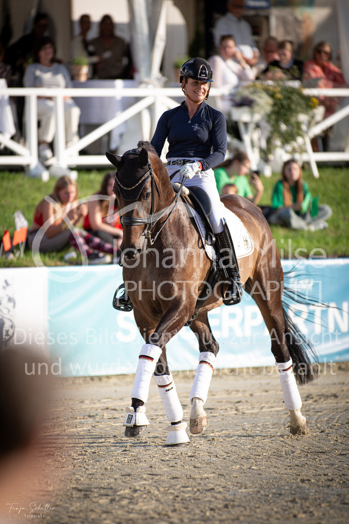 230728_BHO_Showprogramm_FS-712 | Deine schönsten Turniermomente als professionelle Fotos! Entdecke hochwertige Pferdesport-Fotografie im Online-Shop. Jetzt Fotos finden & bestellen!