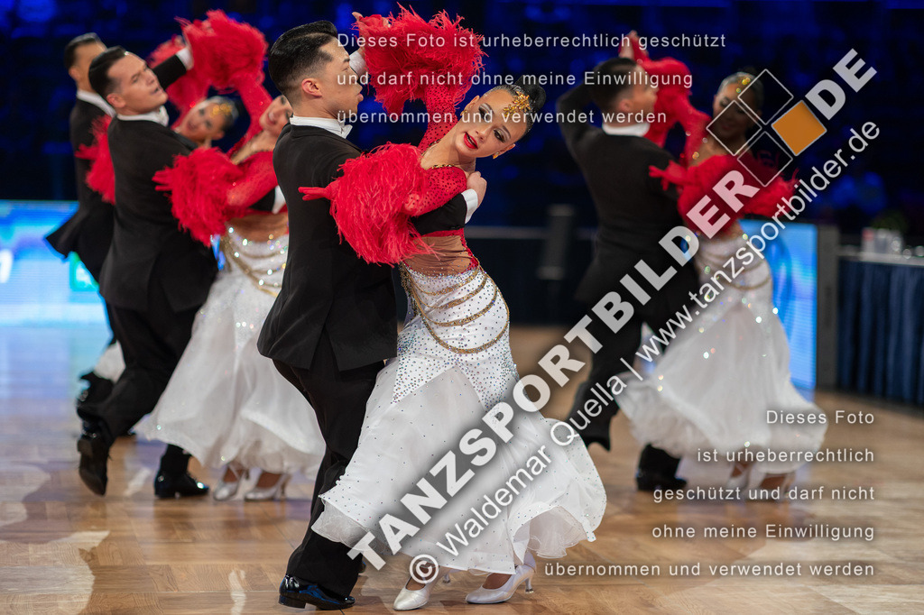 20251206-01241 | Hier finden Sie Tanz Bilder vom Latein und Standard Formationen tanzen. Sportbilder vom Tanzsport. Schöne Fotos und von Weltmeisterschaft, Europameisterschaft, Bundesliga, Regionalliga, Oberliga und Landesliga sowie von GOC Stuttgart, DanceComp, WM Bremen