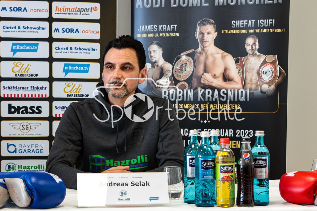 Profi - Box - Gala / Pressekonferenz  | Andreas SELAK (Trainer von Shefat ISUFI) auf der Pressekonferenz im Sonnenhof Hotel in Gersthofen