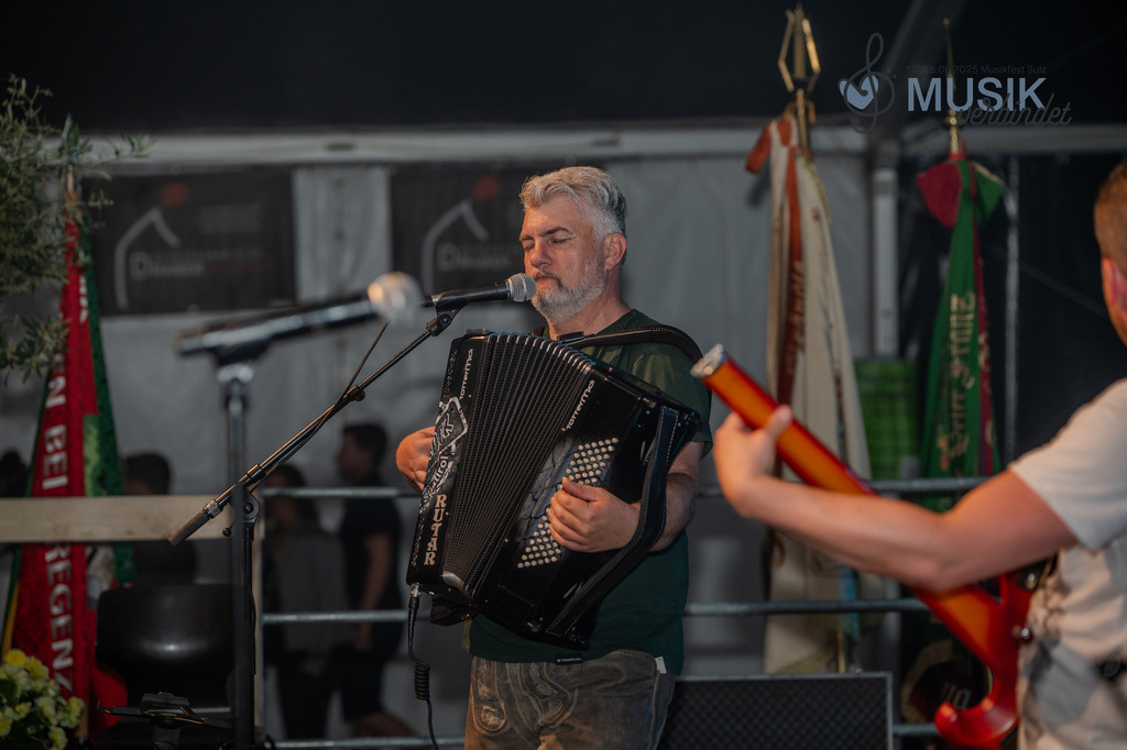 DSC_5039 | "Fussifoto.com – Ihr Ansprechpartner für hochwertige Fotografie! Entdecken Sie kreative Bilder und professionelle Dienstleistungen. Kontaktieren Sie uns für Ihre Projekte!"