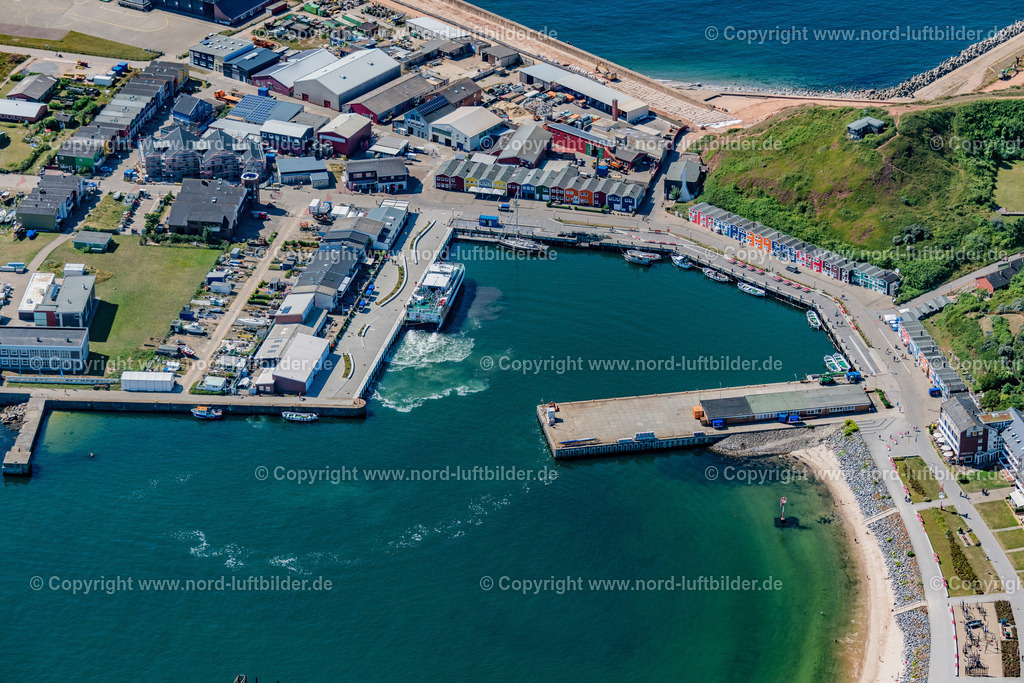 Helgoland_Hafen_Katamaran_Adler_Jet_Adler_Schiffe_ELS_7928130822 | HELGOLAND 13.08.2022 Passagier- und Fahrgastschiff " Adler Jet " Katamaran in Helgoland im Bundesland Schleswig-Holstein, Deutschland. Weiterführende Informationen bei: Adler-Schiffe GmbH & Co. KG. // Passenger ship " Adler Jet " in Helgoland in the state Schleswig-Holstein, Germany. Further information at: Adler-Schiffe GmbH & Co. KG. Foto: Martin Elsen
