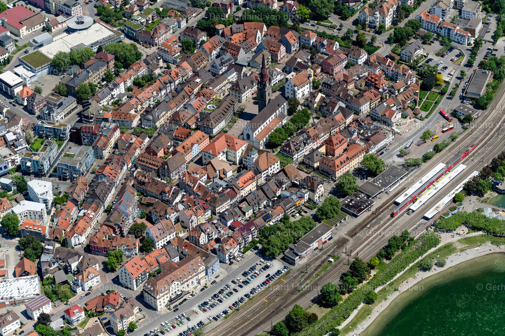 4027498 | RADOLFZELL AM BODENSEE 17.05.2020 Stadtansicht vom Innenstadtbereich in Radolfzell am Bodensee im Bundesland Baden-Württemberg, Deutschland. // City view of the city area of in Radolfzell am Bodensee in the state Baden-Wurttemberg, Germany. Foto: Gerhard Launer