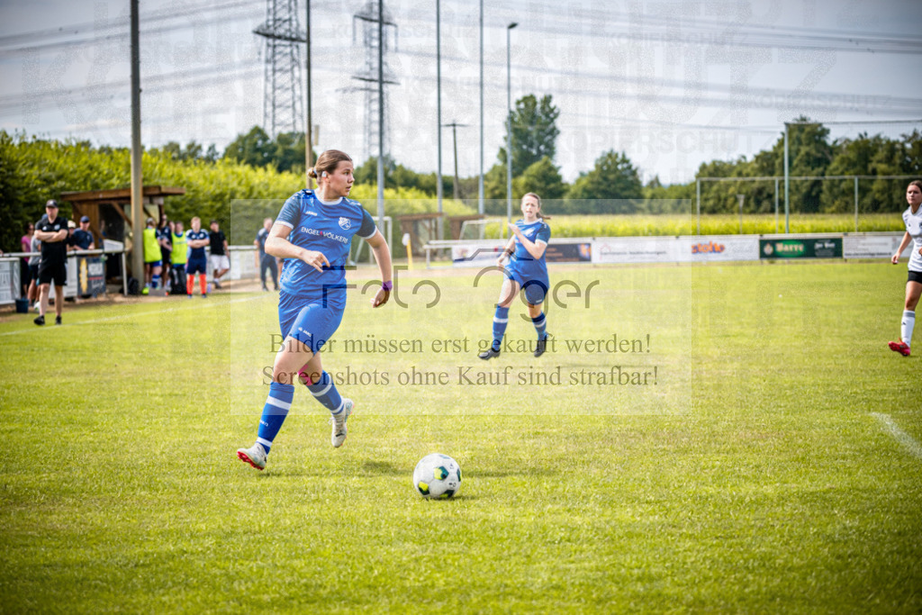 SG Bohmte/Ostercappeln/Schwagstorf - SV Harderberg - Frauen Bezirkpokal | Frauen Bezirkpokal · 1. Damen - 1. Damen · Sportplatz - Realisiert mit Pictrs.com