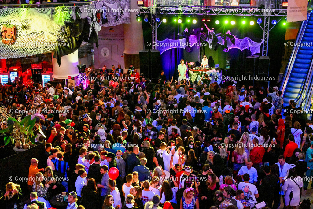 Plus City_ Halloween Party_ 31.10.2024-48 | 31.10.2024, Plus City, Pasching, AUT, Plus City, Halloween Party, im Bild ©Harald Dostal / fodo.media