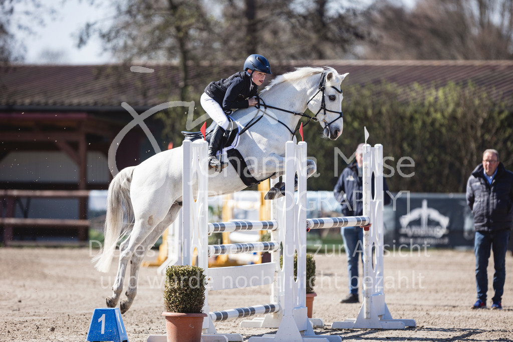 250408_Mühlen_SprPf-L-300 | Deine schönsten Turniermomente als professionelle Fotos! Entdecke hochwertige Pferdesport-Fotografie im Online-Shop. Jetzt Fotos finden & bestellen!