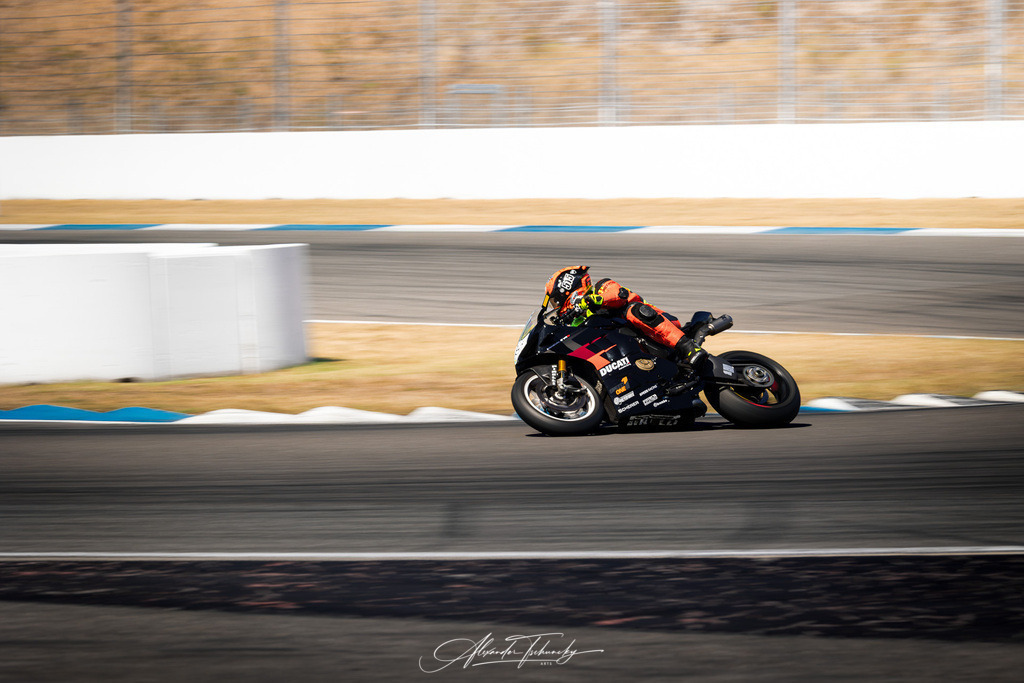 Ducati Trackday Hockenheimring 2026 | Entdecken Sie die faszinierende Welt von Alexander Tschuncky Arts: Kreative Fotografie, atemberaubende Automobilkunst und hochwertiger Bilderdruck. Lassen Sie sich inspirieren! - Realisiert mit Pictrs.com