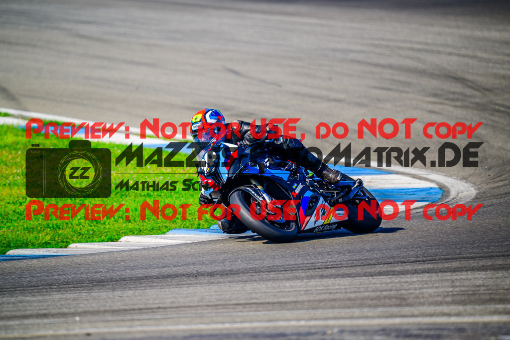 MaZZes_FotoMatrix_240520_6007705_2608 | WEISS